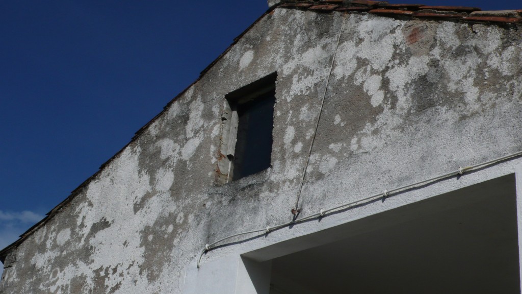 Painting exterior walls the paint has worn off