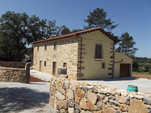 stone house portugal