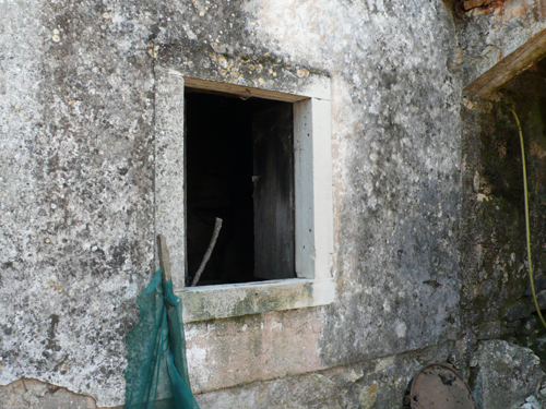 window stones